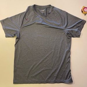 RHONE Reign V-Neck T-shirt - L